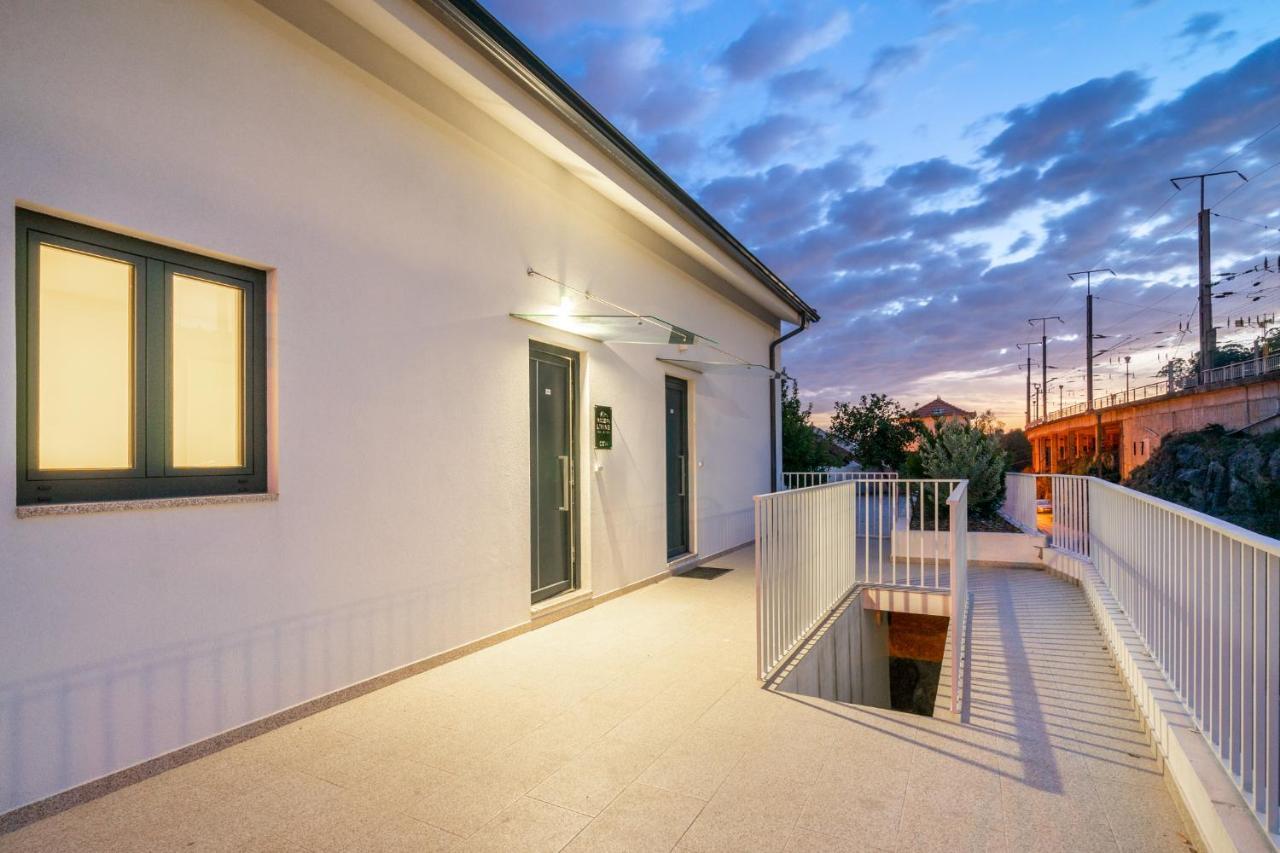Whome Riverside View Premium Apartment W/ Ac & Terrace Porto Exteriér fotografie