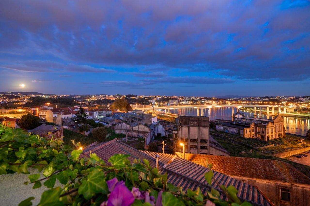 Whome Riverside View Premium Apartment W/ Ac & Terrace Porto Exteriér fotografie