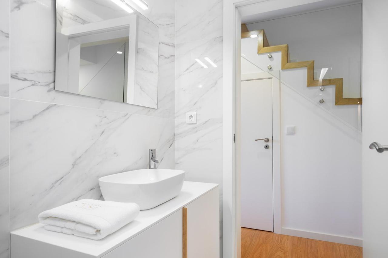 Whome Riverside View Premium Apartment W/ Ac & Terrace Porto Exteriér fotografie
